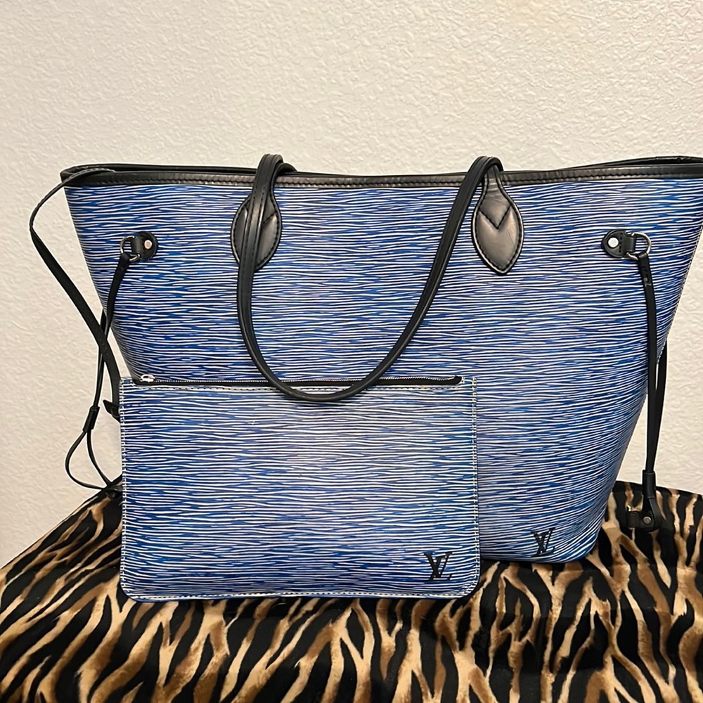 Great pre-❤️ LV Epi Leather Neverfull